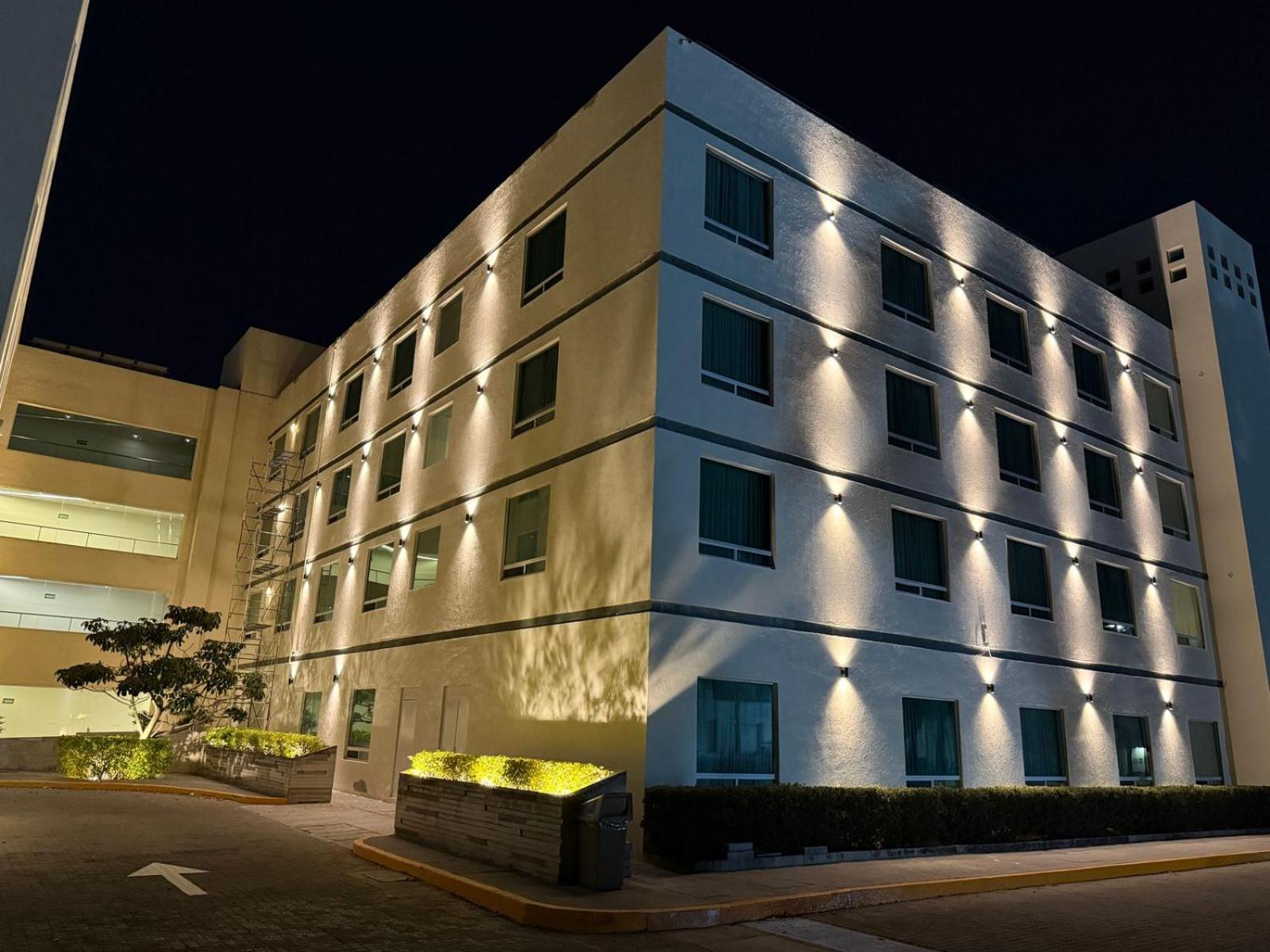 โรงแรมเรดิสัน โปลิฟอรัม พลาซา เลออน ภายนอก รูปภาพ